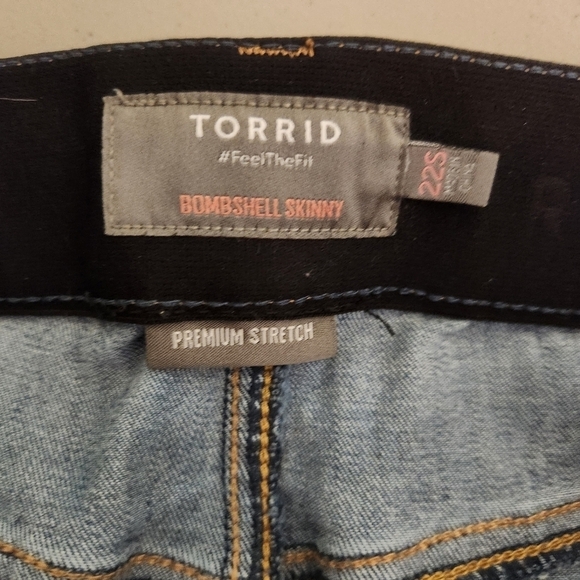 Torrid 'Bombshell Skinny' Jeans, sz 22 - Picture 4 of 8